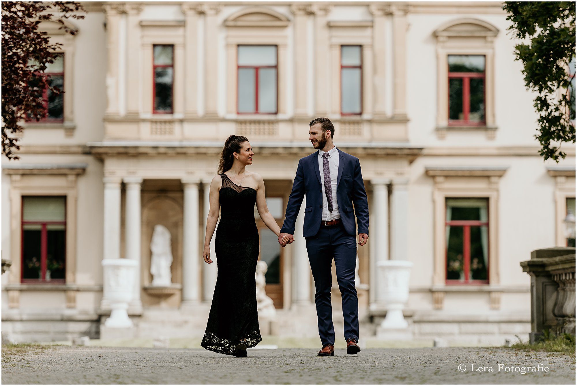 Loveshoot buiten op locatie Elswout