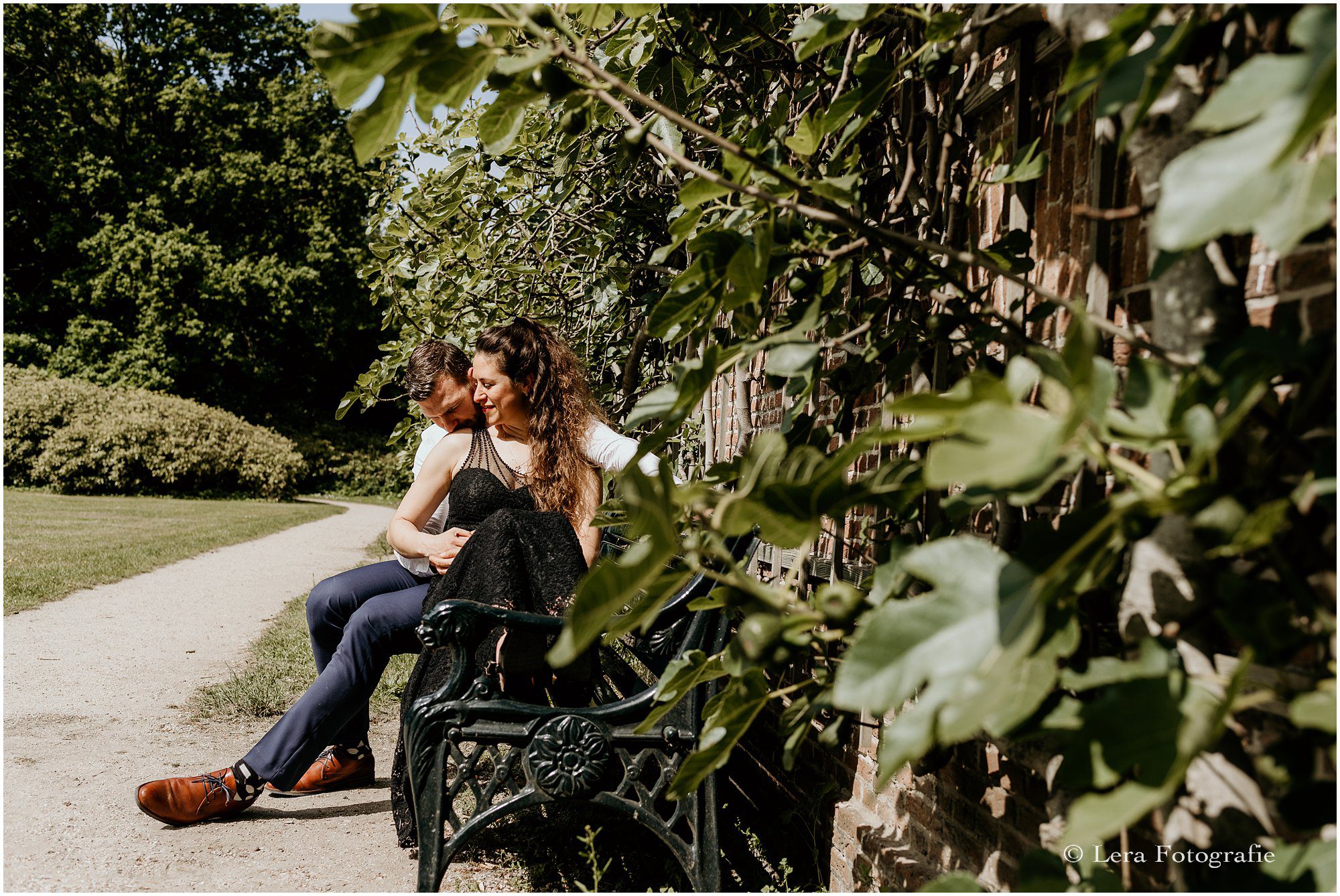 Loveshoot buiten op locatie Elswout