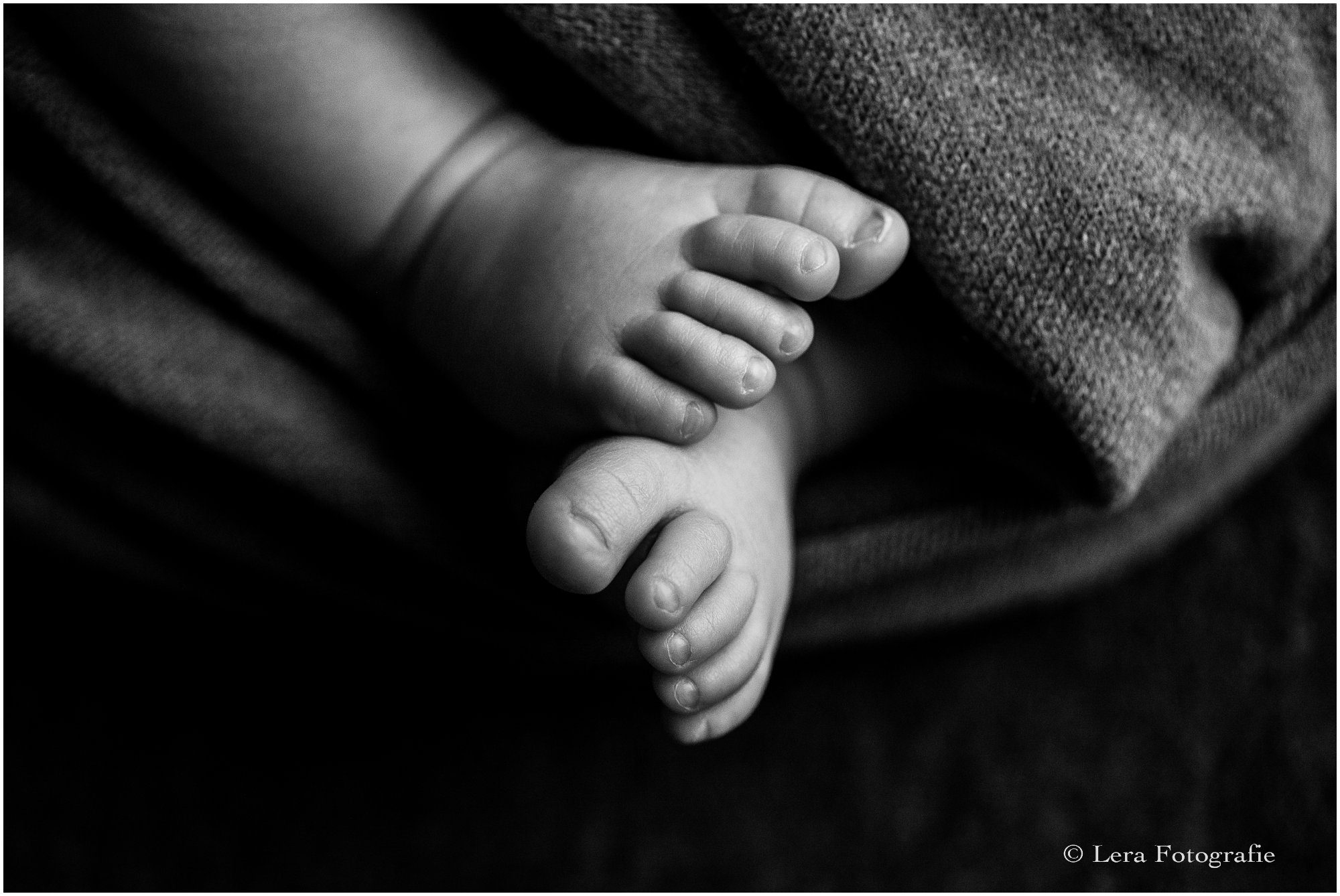 detail foto van voetjes van een pasgeboren baby