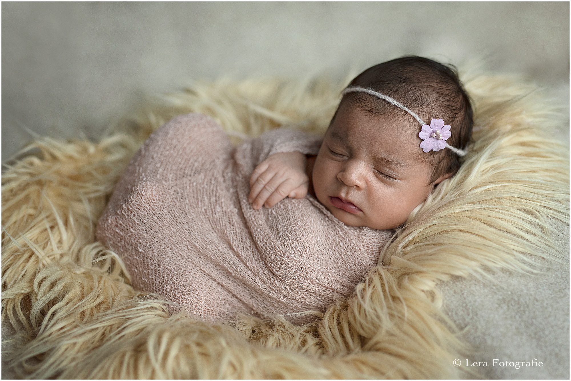newborn fotoshoot aan huis