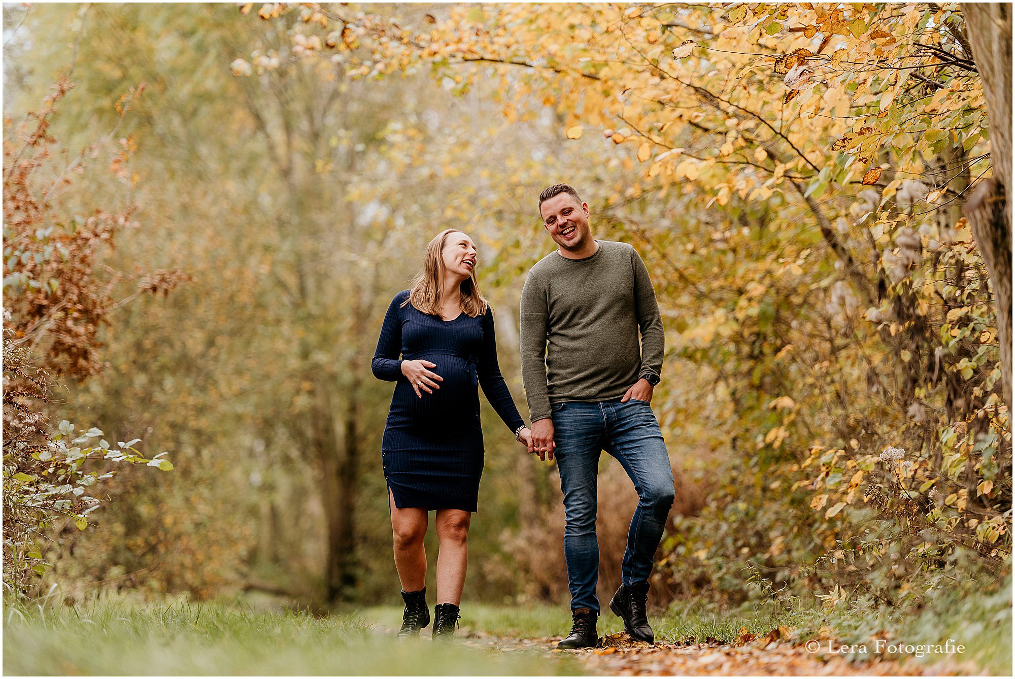 zwangerschapsfotoshoot in de herfst is altijd kleurrijk